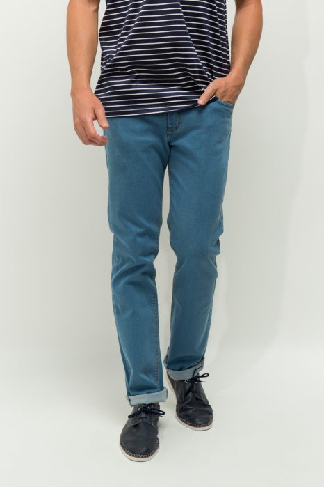 Comfort fit jeans in light-blue stretch denim