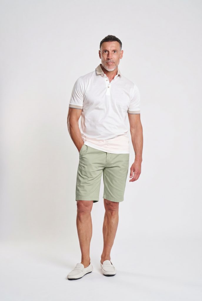 Firefly_Gemini Flash_put the peach shorts in the colour of the green shorts. 149017
