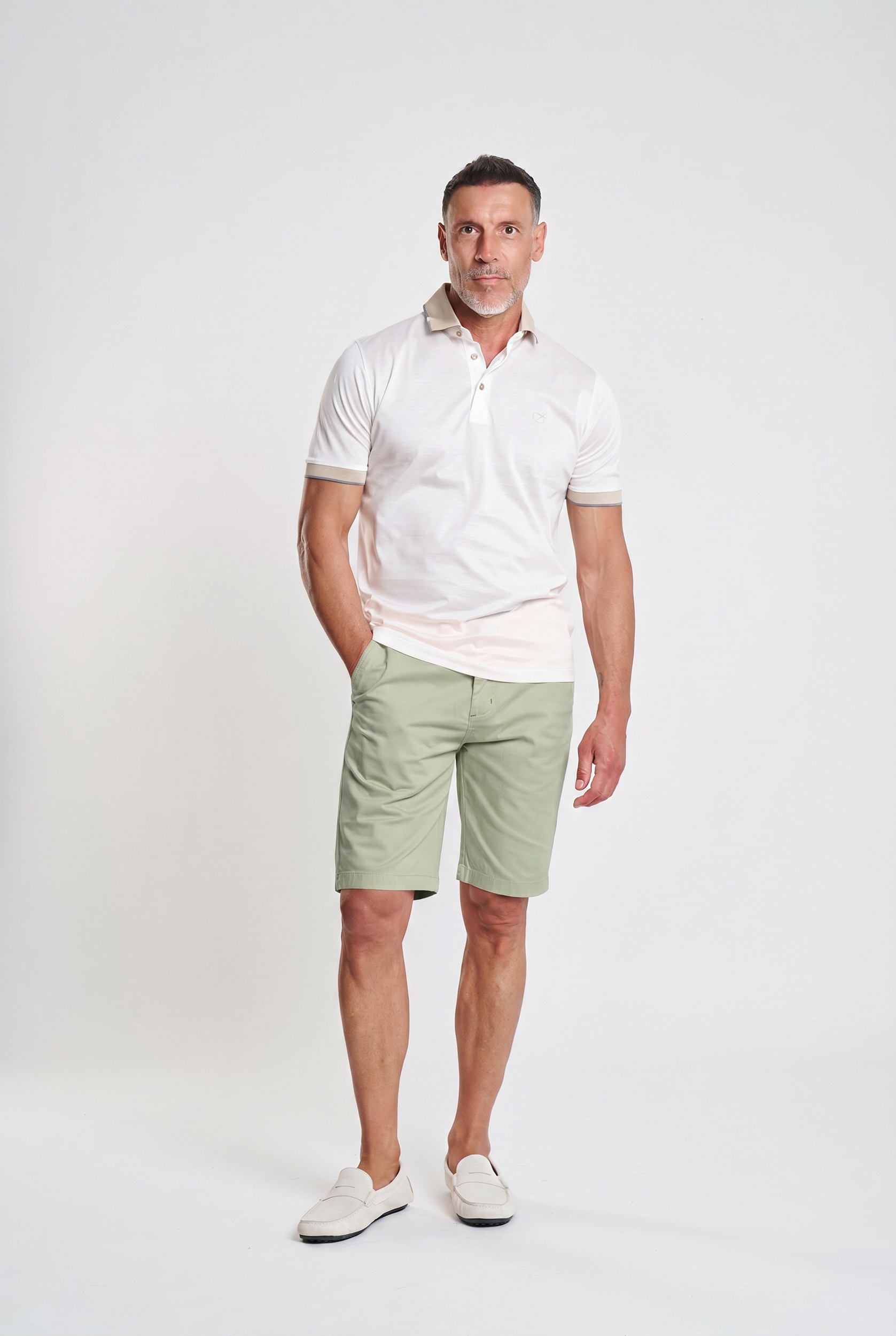 Firefly_Gemini Flash_put the peach shorts in the colour of the green shorts. 149017